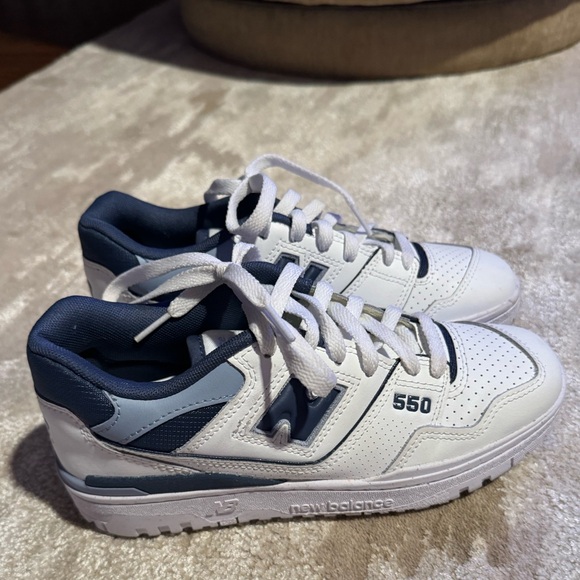 New balence 550 - size 7.5 - Picture 2 of 4